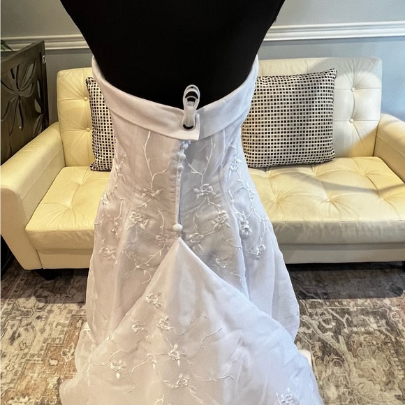 Alex Hudson Bridal Collection Wedding Dress - Picture 9 of 9